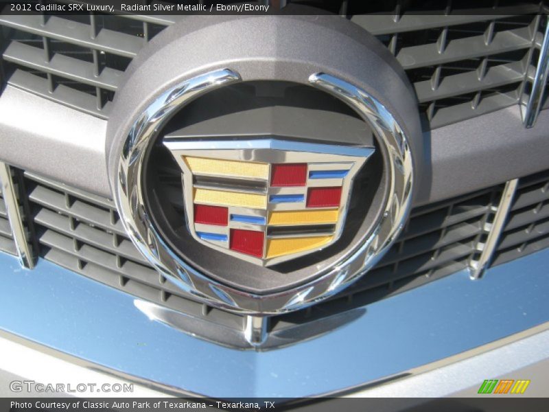 Radiant Silver Metallic / Ebony/Ebony 2012 Cadillac SRX Luxury