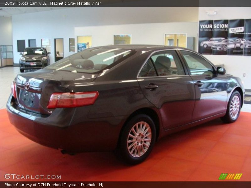 Magnetic Gray Metallic / Ash 2009 Toyota Camry LE