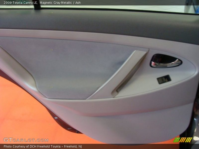 Magnetic Gray Metallic / Ash 2009 Toyota Camry LE