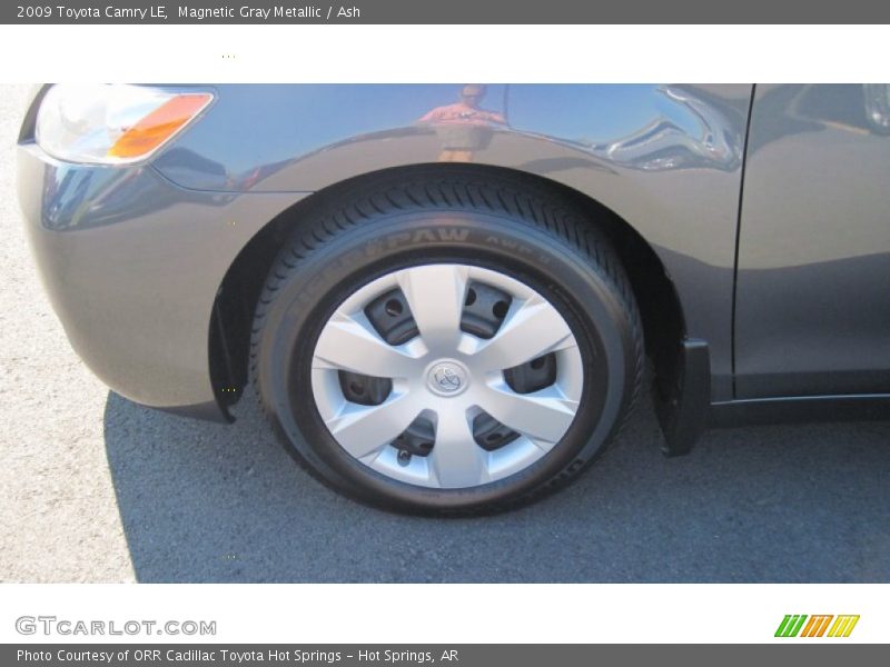 Magnetic Gray Metallic / Ash 2009 Toyota Camry LE