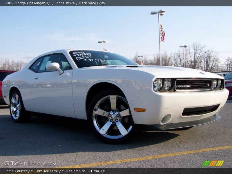 Stone White / Dark Slate Gray 2009 Dodge Challenger R/T