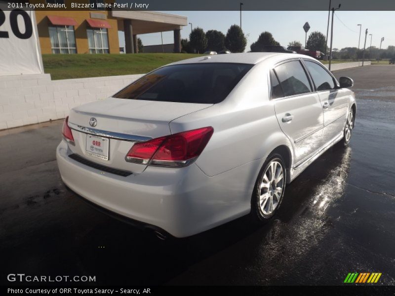 Blizzard White Pearl / Ivory 2011 Toyota Avalon