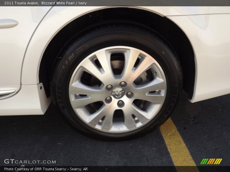 Blizzard White Pearl / Ivory 2011 Toyota Avalon