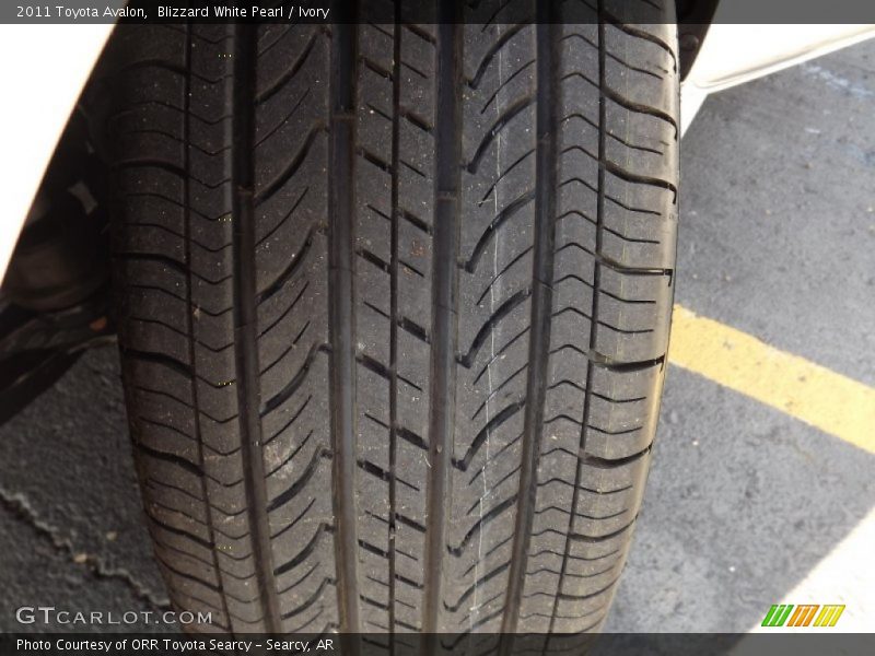 Blizzard White Pearl / Ivory 2011 Toyota Avalon