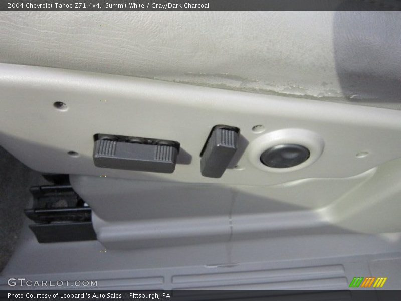 Summit White / Gray/Dark Charcoal 2004 Chevrolet Tahoe Z71 4x4