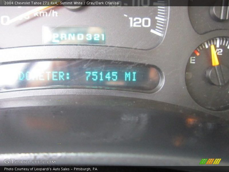 Summit White / Gray/Dark Charcoal 2004 Chevrolet Tahoe Z71 4x4