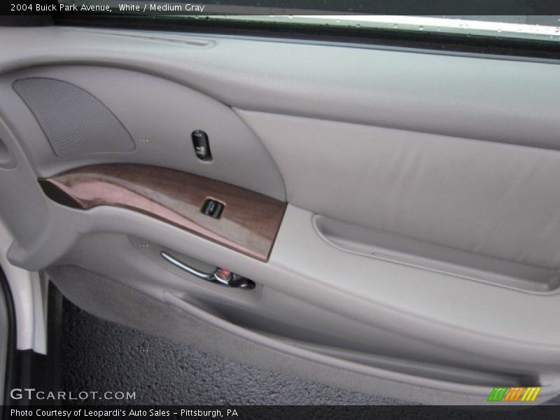 White / Medium Gray 2004 Buick Park Avenue