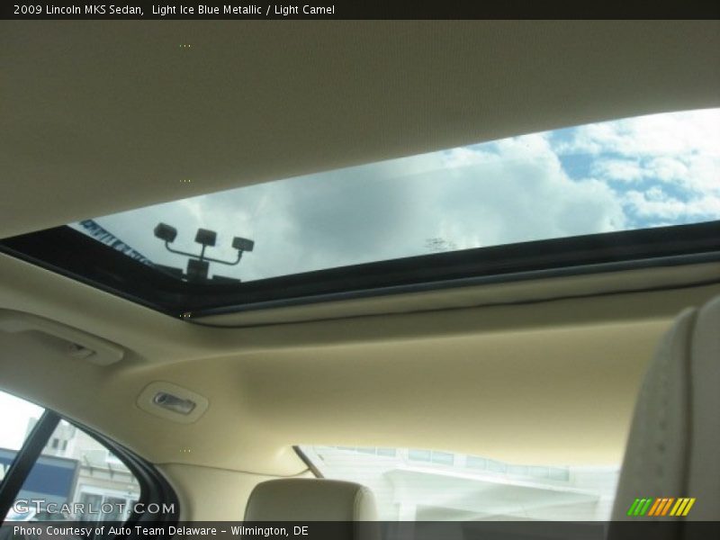 Light Ice Blue Metallic / Light Camel 2009 Lincoln MKS Sedan