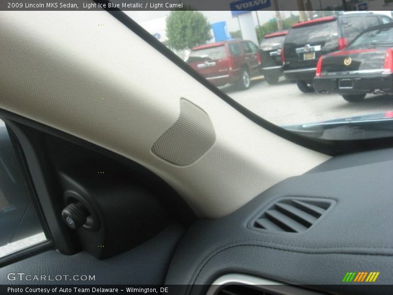 Light Ice Blue Metallic / Light Camel 2009 Lincoln MKS Sedan
