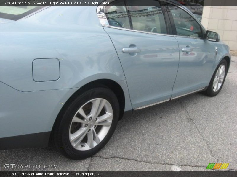 Light Ice Blue Metallic / Light Camel 2009 Lincoln MKS Sedan