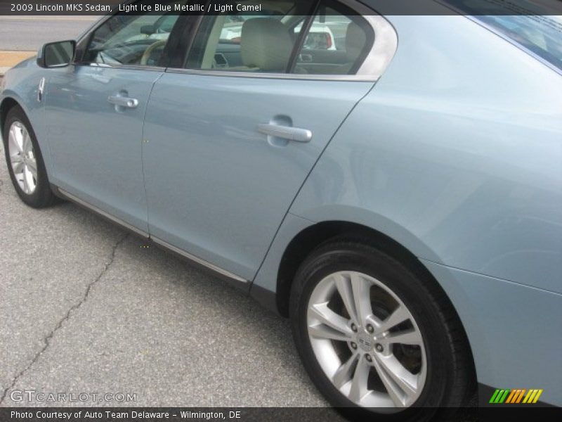 Light Ice Blue Metallic / Light Camel 2009 Lincoln MKS Sedan