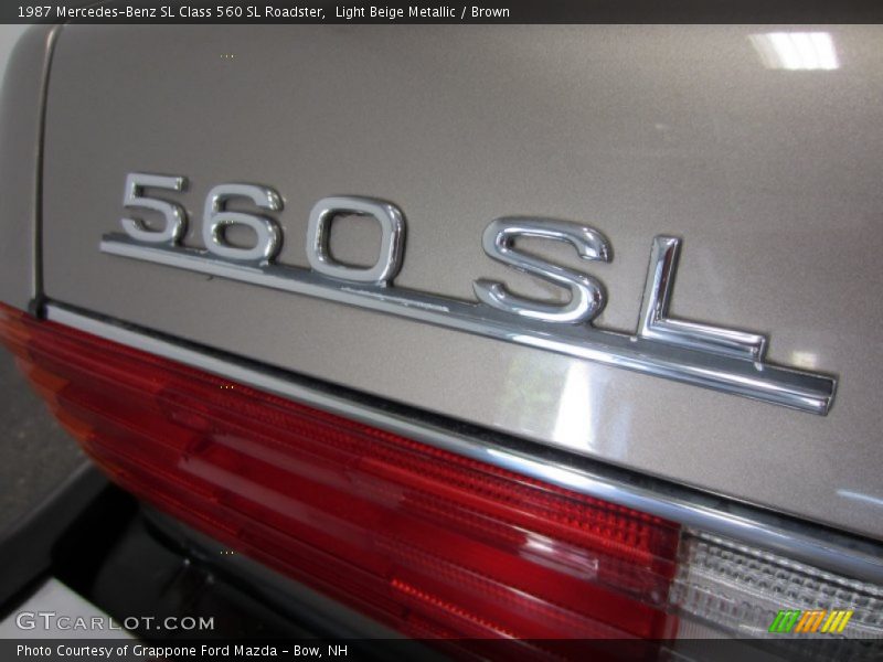  1987 SL Class 560 SL Roadster Logo
