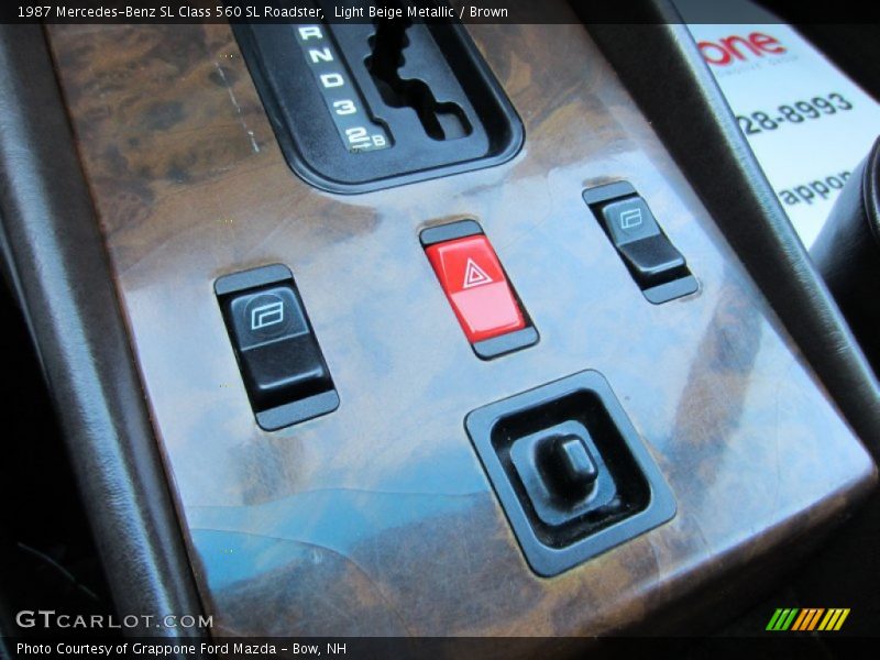 Controls of 1987 SL Class 560 SL Roadster