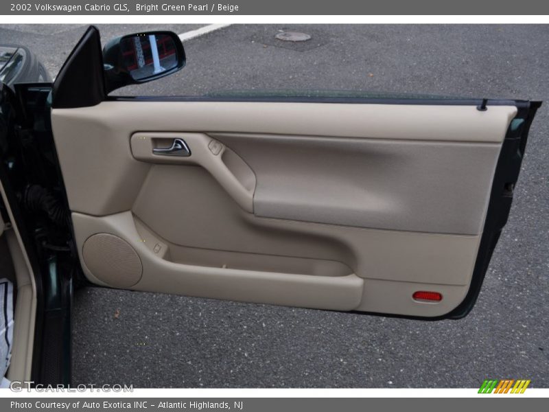 Door Panel of 2002 Cabrio GLS