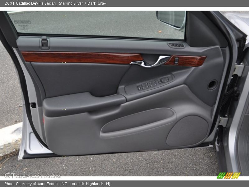 Sterling Silver / Dark Gray 2001 Cadillac DeVille Sedan