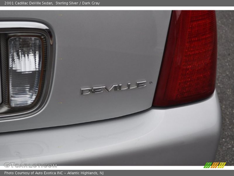 Sterling Silver / Dark Gray 2001 Cadillac DeVille Sedan