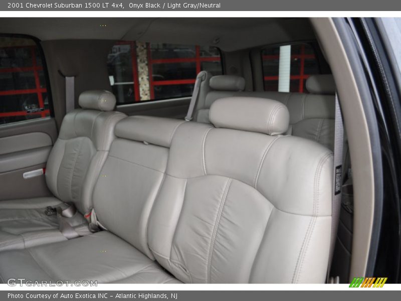 Onyx Black / Light Gray/Neutral 2001 Chevrolet Suburban 1500 LT 4x4