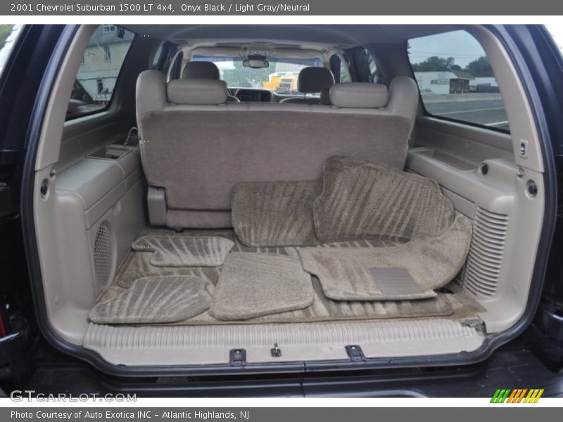 Onyx Black / Light Gray/Neutral 2001 Chevrolet Suburban 1500 LT 4x4