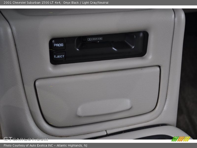 Onyx Black / Light Gray/Neutral 2001 Chevrolet Suburban 1500 LT 4x4