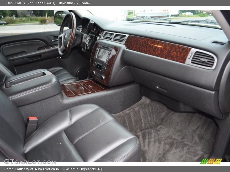 Onyx Black / Ebony 2009 GMC Yukon Denali AWD