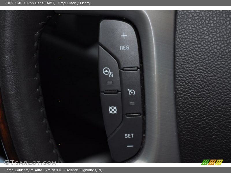 Onyx Black / Ebony 2009 GMC Yukon Denali AWD