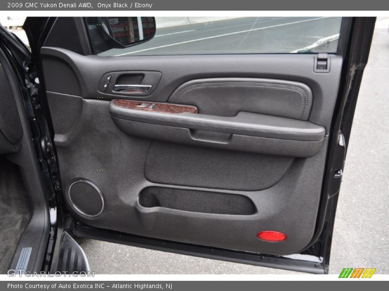 Onyx Black / Ebony 2009 GMC Yukon Denali AWD