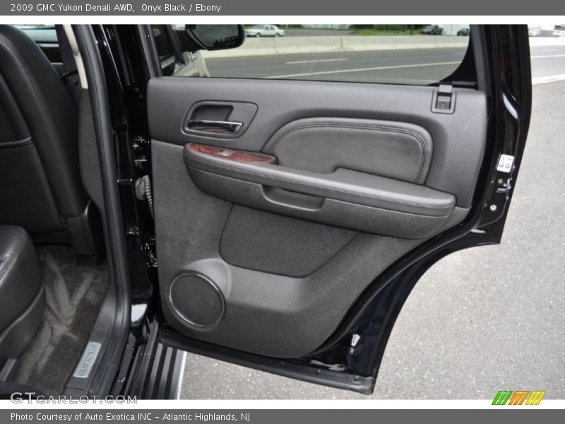Onyx Black / Ebony 2009 GMC Yukon Denali AWD