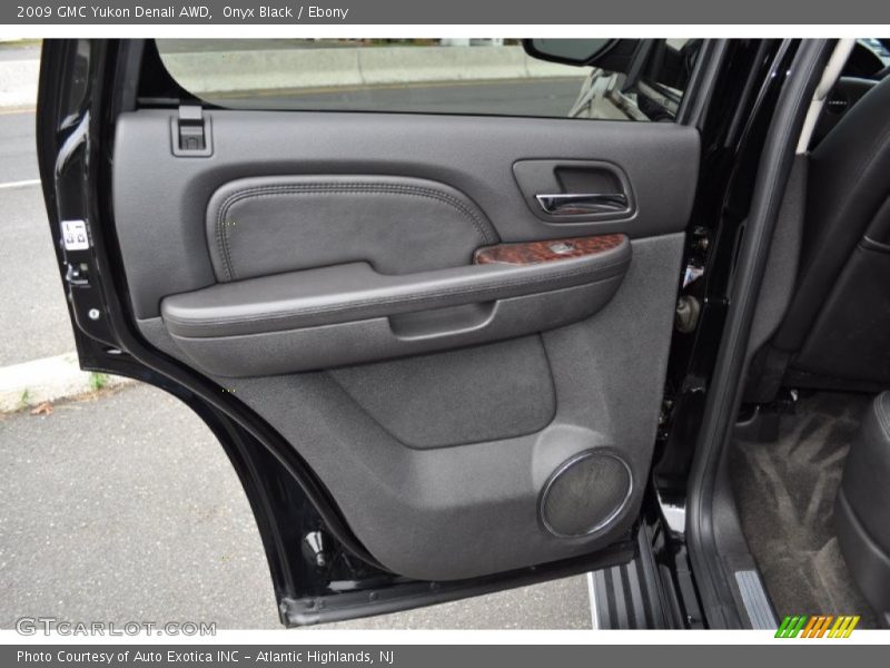 Onyx Black / Ebony 2009 GMC Yukon Denali AWD
