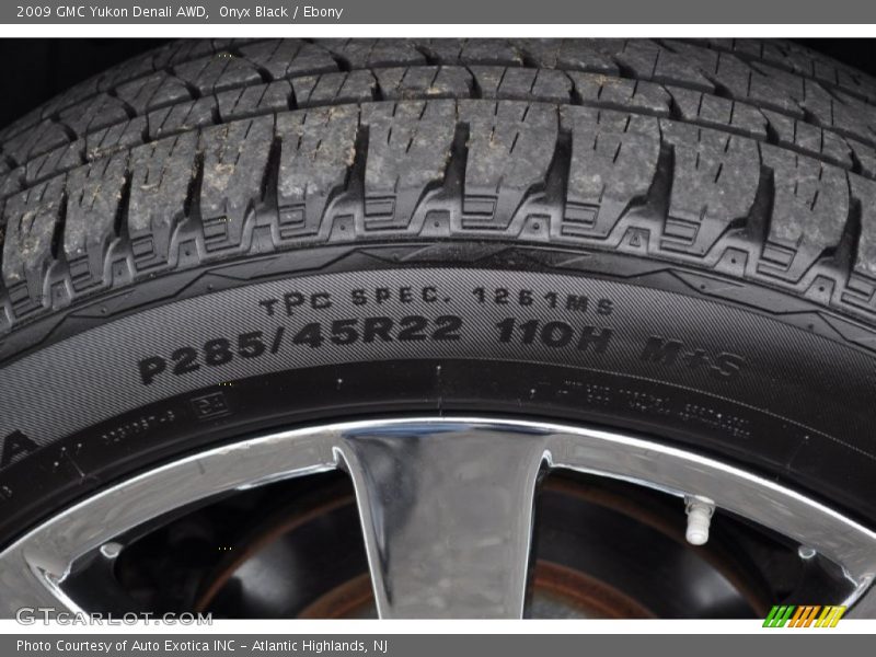 Onyx Black / Ebony 2009 GMC Yukon Denali AWD