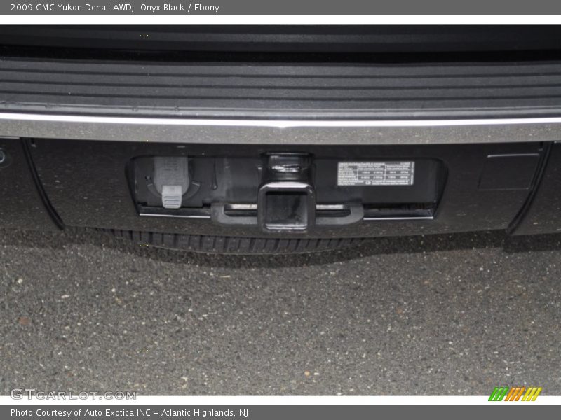 Onyx Black / Ebony 2009 GMC Yukon Denali AWD