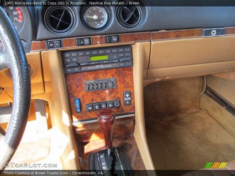 Controls of 1985 SL Class 380 SL Roadster