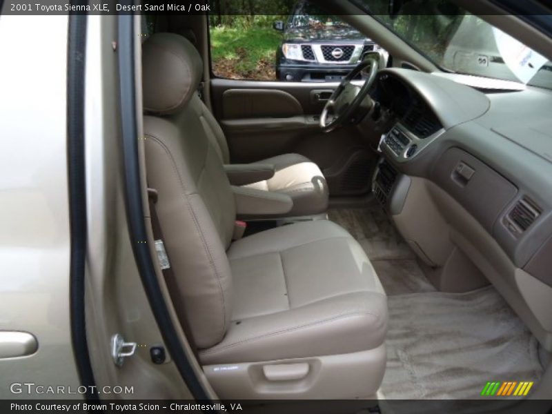Desert Sand Mica / Oak 2001 Toyota Sienna XLE