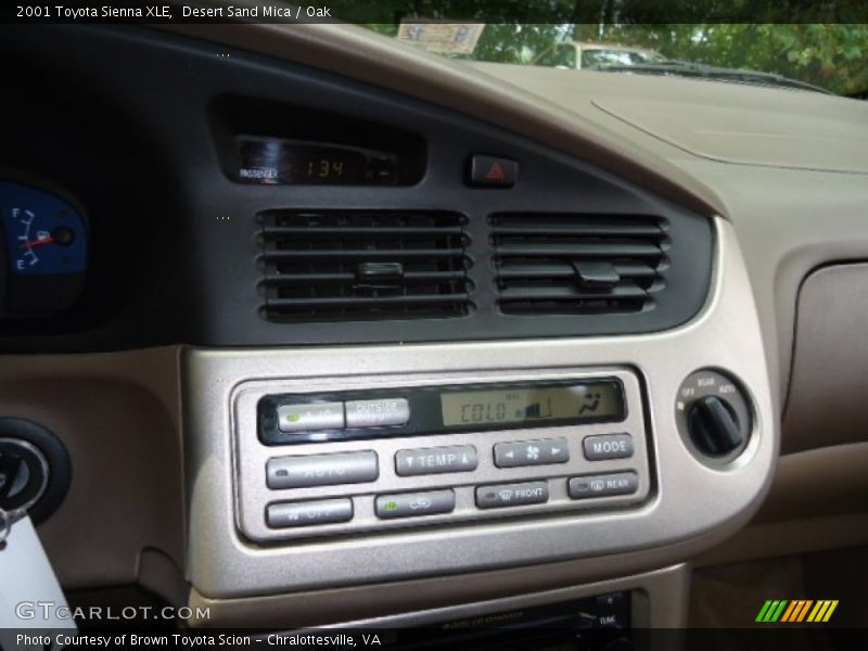 Desert Sand Mica / Oak 2001 Toyota Sienna XLE