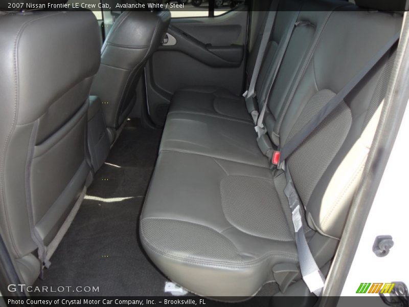 Avalanche White / Steel 2007 Nissan Frontier LE Crew Cab