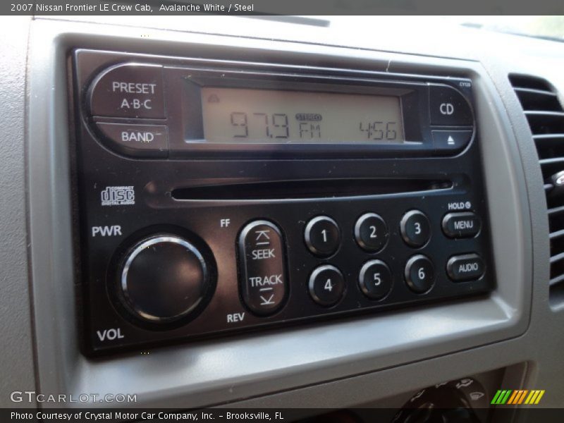 Avalanche White / Steel 2007 Nissan Frontier LE Crew Cab