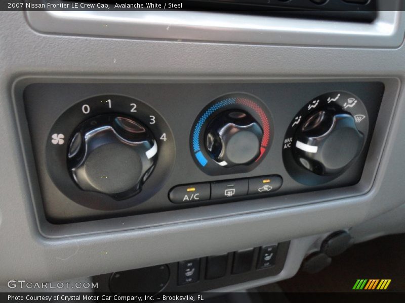 Avalanche White / Steel 2007 Nissan Frontier LE Crew Cab