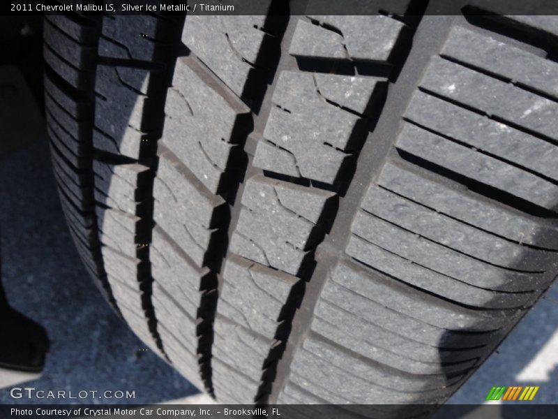 Silver Ice Metallic / Titanium 2011 Chevrolet Malibu LS