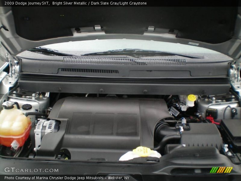 Bright Silver Metallic / Dark Slate Gray/Light Graystone 2009 Dodge Journey SXT