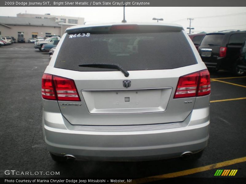 Bright Silver Metallic / Dark Slate Gray/Light Graystone 2009 Dodge Journey SXT