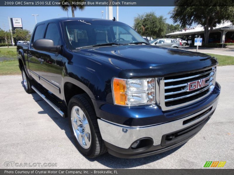Front 3/4 View of 2009 Sierra 1500 SLE Crew Cab