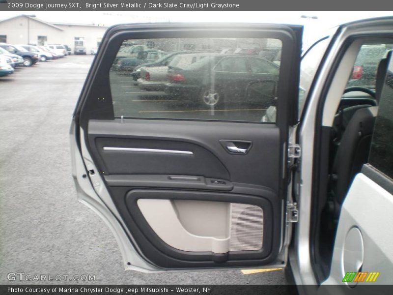Bright Silver Metallic / Dark Slate Gray/Light Graystone 2009 Dodge Journey SXT