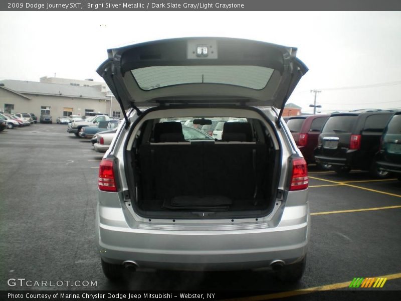 Bright Silver Metallic / Dark Slate Gray/Light Graystone 2009 Dodge Journey SXT