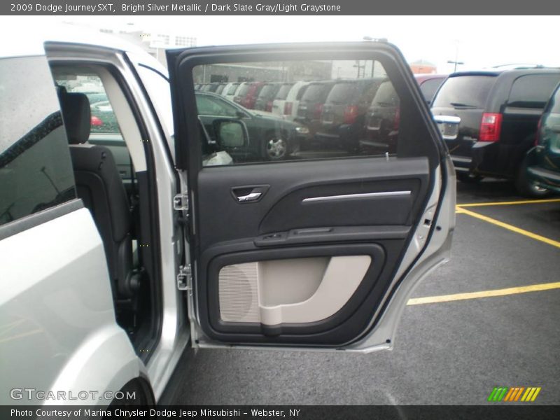 Bright Silver Metallic / Dark Slate Gray/Light Graystone 2009 Dodge Journey SXT