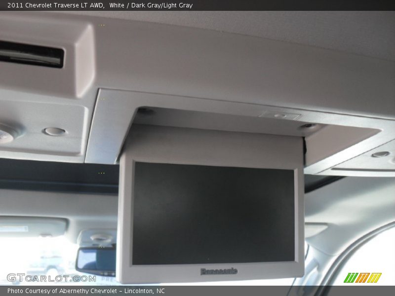 White / Dark Gray/Light Gray 2011 Chevrolet Traverse LT AWD