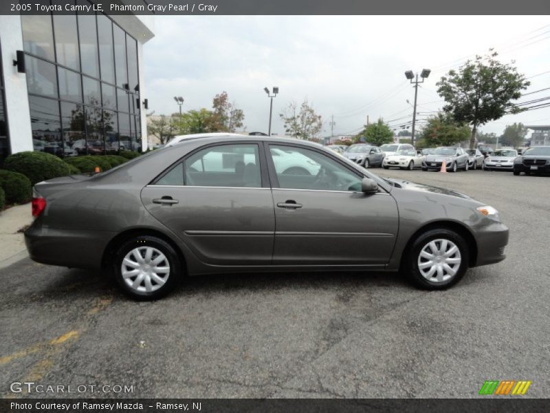 Phantom Gray Pearl / Gray 2005 Toyota Camry LE