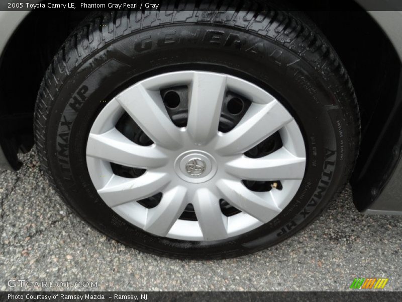Phantom Gray Pearl / Gray 2005 Toyota Camry LE