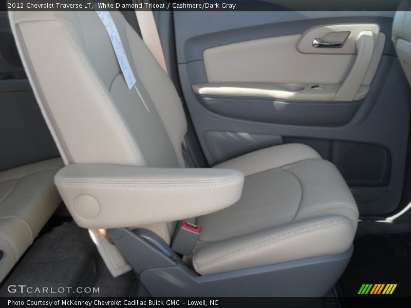  2012 Traverse LT Cashmere/Dark Gray Interior