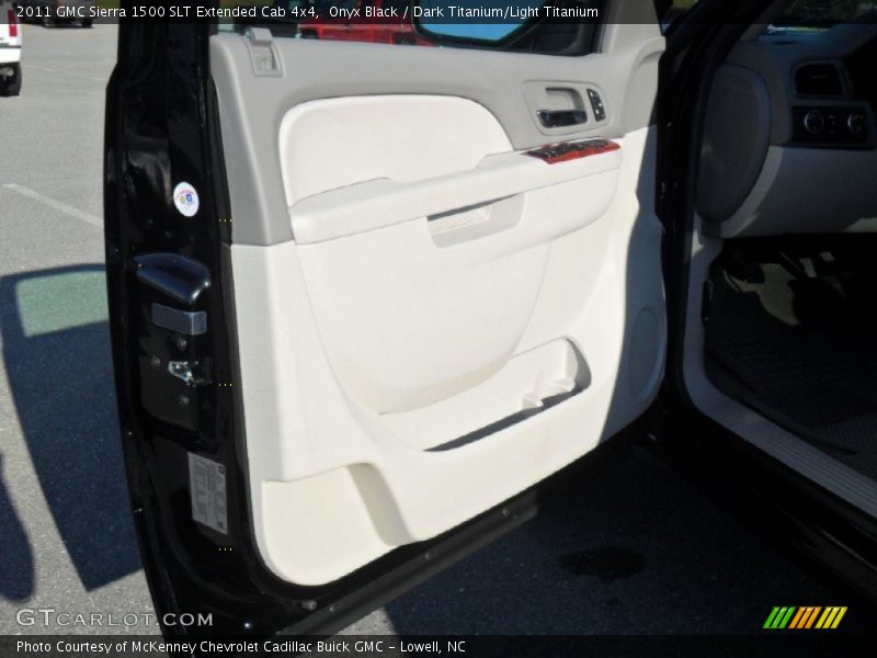 Onyx Black / Dark Titanium/Light Titanium 2011 GMC Sierra 1500 SLT Extended Cab 4x4