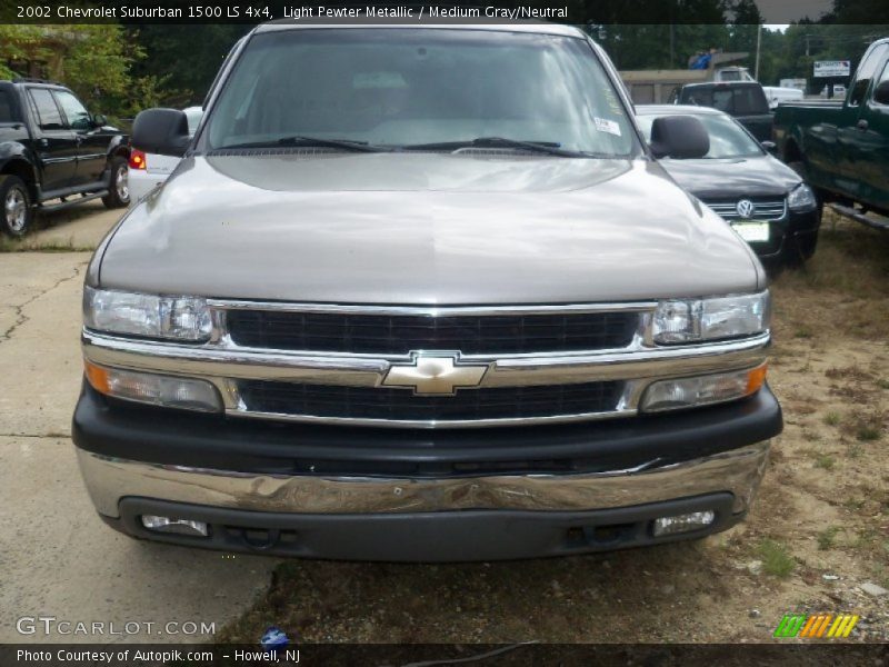 Light Pewter Metallic / Medium Gray/Neutral 2002 Chevrolet Suburban 1500 LS 4x4