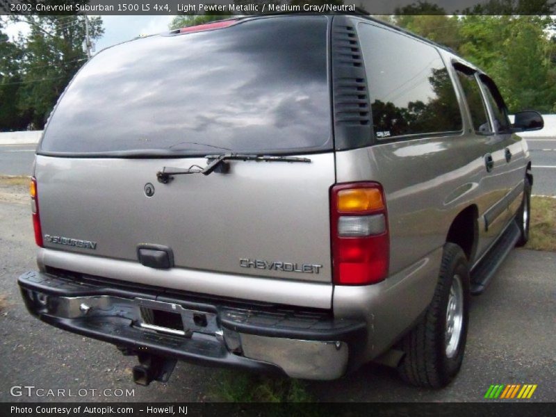 Light Pewter Metallic / Medium Gray/Neutral 2002 Chevrolet Suburban 1500 LS 4x4